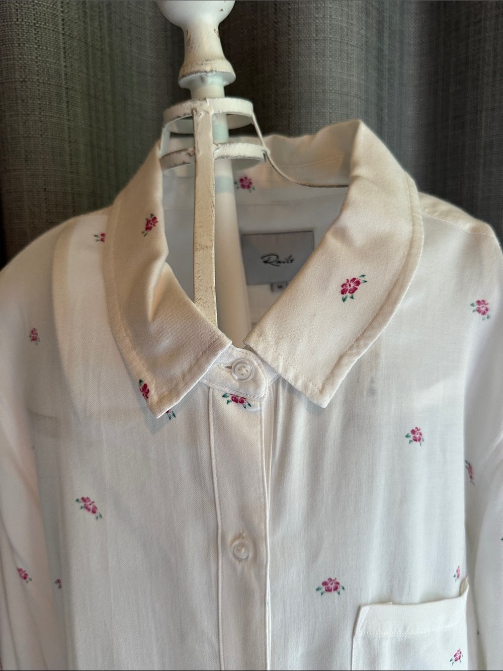 Rails White Button-Up Blouse with Pink hibiscus flower print